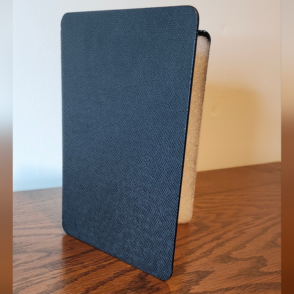 Kindle Cover NWOT